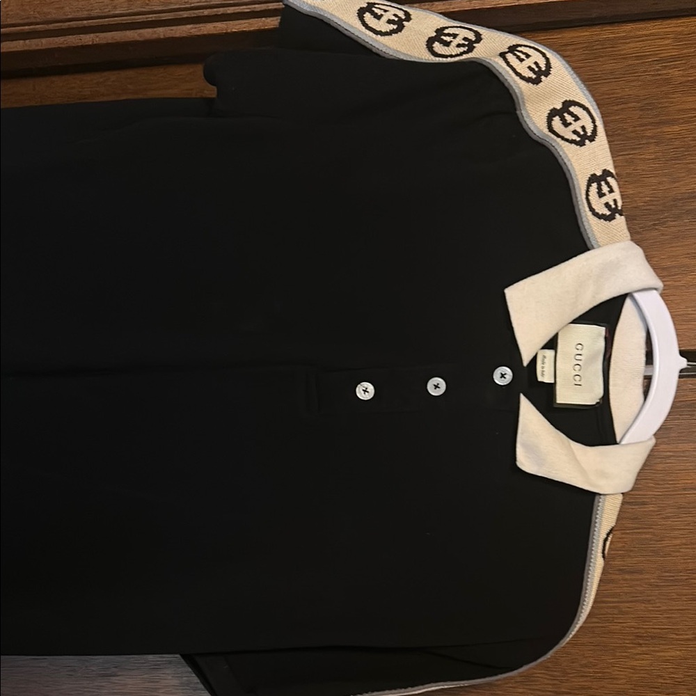 Gucci Cream and Black Polo Shirt Elegant Design